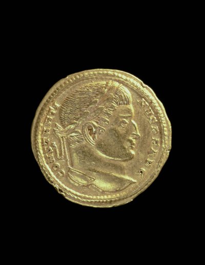 Solidus (dritto) di Costantino I il Grande (AD 306-AD 337) con un busto nudo e indossando una corona d